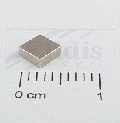 Neodymový magnet hranol N35 4x4x1,5mm