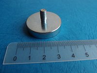 Magnetický držák neodym D32x7mm/M6 (pot magnet se stopkou se závitem)